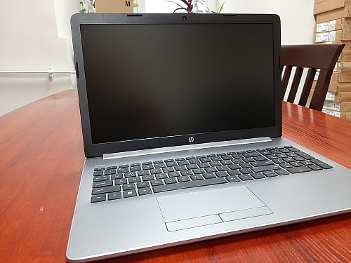 Na zdjęciu - laptop zakupiony w ramach projektu